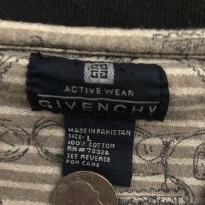 Givenchy T-Shirt (polo). Size: Large